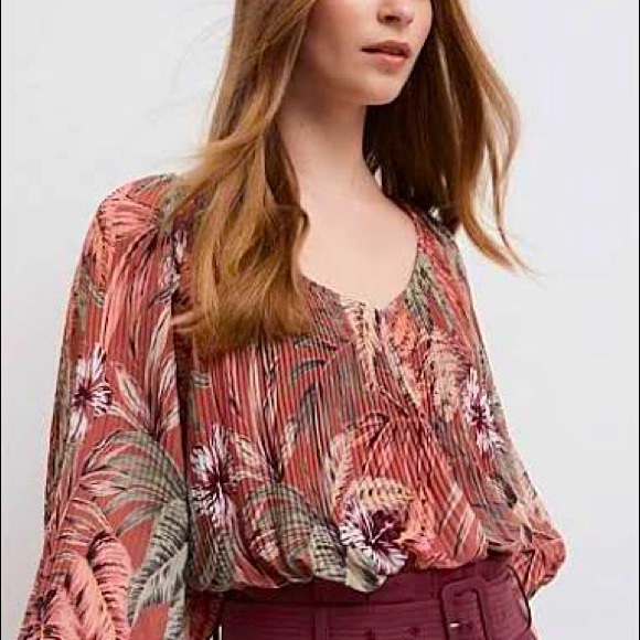 Witchery pleated v neck blouse - Picture 2 of 11